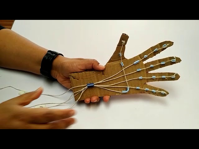 objetivo de la mano robotica de carton