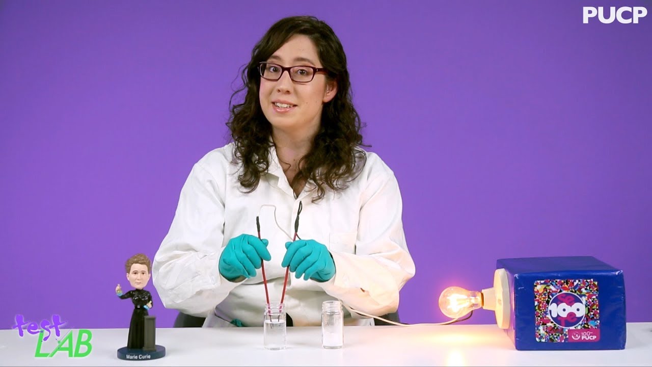 el agua es conductora de la electricidad